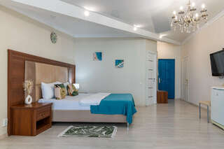 Гостиница Белый Дом Геленджик Пентхаус с террасой-8