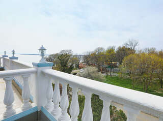 Гостиница Белый Дом Геленджик Двухкомнатный Комфорт с балконом и видом на море-4