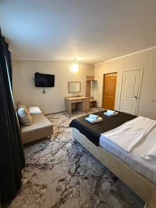 Гостиница Белый Дом Геленджик Семейный номер-3