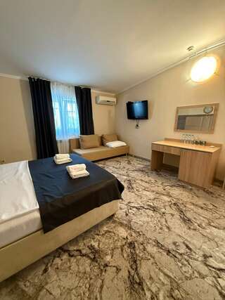 Гостиница Белый Дом Геленджик Семейный номер-1