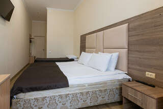 Гостиница Белый Дом Геленджик Четырехместный номер «Комфорт»-7