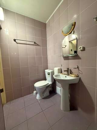 Гостиница Белый Дом Геленджик Семейный номер-5